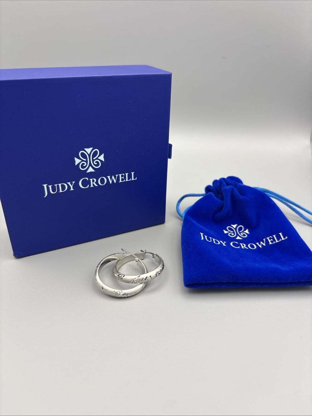 NIB Judy Crowell Sterling Silver Diamond Cut Leaf Hoop Earrings W/ Pouch